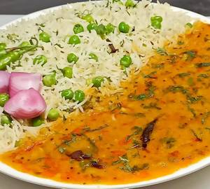 Matar Pulao With Dal Fry & Aloo Bhujiya
