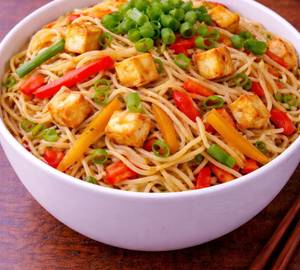 Paneer hakka noodles