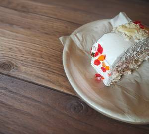 White Choco Pastry (2 Pieces) 
