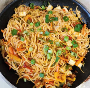 Paneer fried noodles