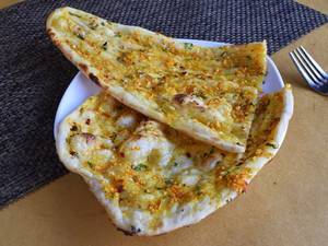 Garlic Naan (110 gms)