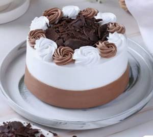 Special Blackforest Eggless Cake (Half Kg)