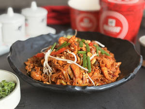 Chicken Pad Thai Noodles