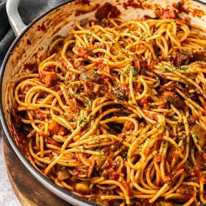 SPICY TOMATO SAUCE MUSHROOM pasta