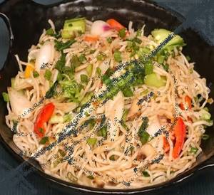 Hakka Noodles (450 gms)
