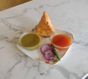 Manchurian samosa [1 piece]