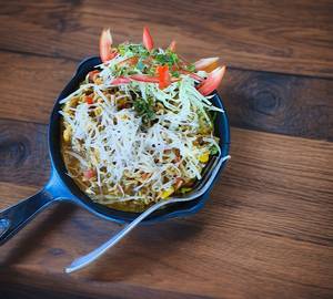 Cheese maggi with vege