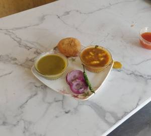 Moong dal kachori [1 piece]