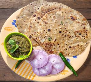 Aloo paratha with