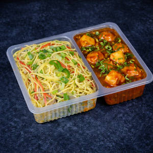 Veg Noodles With Chilli Paneer