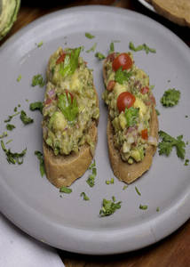 Avacado Guacamole Toast [o]