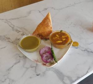 Mushroom samosa [1 piece]