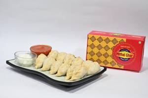 Veg Momos [8 Pieces]