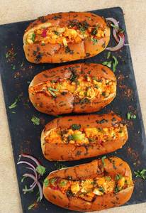 Paneer Hot Dog