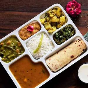 Gujarati Thali (Lunch)