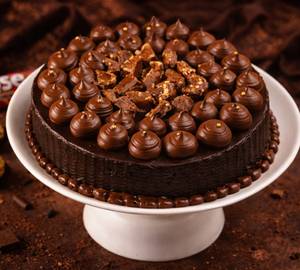 Chocolate Snicker Cake