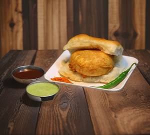 Khidki vada pav