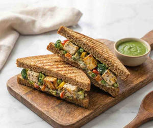 Paneer Sandwich (Atta Bread)