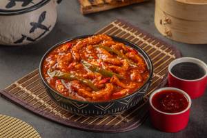 Shredded Chicken With Red And Green Chillies