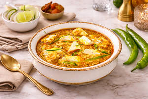 Dhuandaar Paneer Butter Masala.