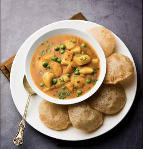 5 poori with aloo sabzi