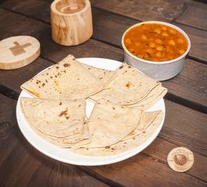 Masala Chole 250Ml With 2 butter Tawa Roti 