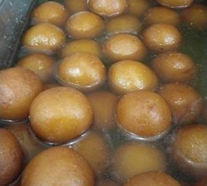Garam Gulab Jamun