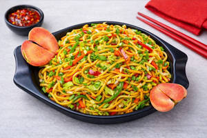Street-style Hakka Noodles