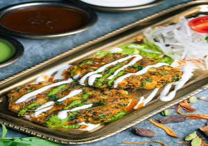 Aloo Methi Ke Sharle