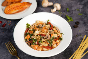 Fettuccine Aglio E Oilo Chicken