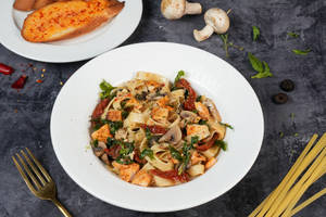 Fettuccine Aglio E Oilo Veg
