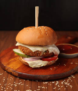 Crunchy Aloo Tikki Burger