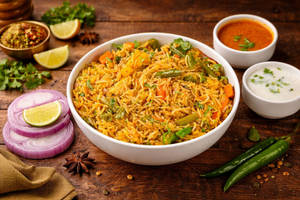 Veg Biryani With Raita