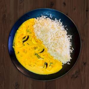 Pyaaz Ki Kadhi With Rice