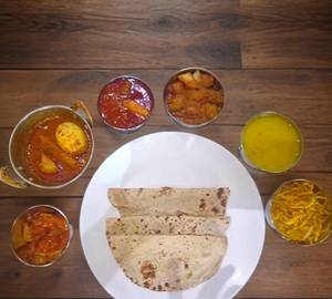 Roti Egg Kosha Thali