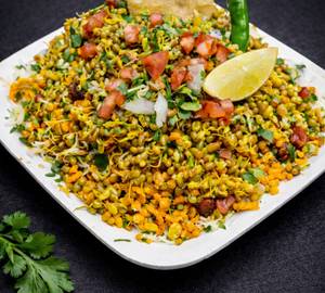 Matki Bhel