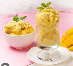 Mango ice cream scoops