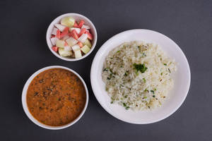 Dal Makhani Rice Bowl With Salad