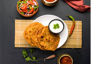 Aloo Da Paratha With Curd Combo(serves-1)