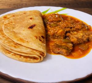 4 Pcs Chicken Gravy With 2 Plain Paratha