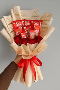 Kitkat & Rose Bouquet (8 Pcs Chocolate)