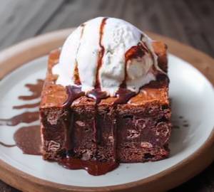 Brownie With Ice Cream