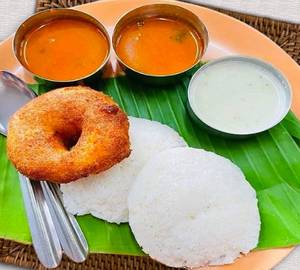 Idli vada
