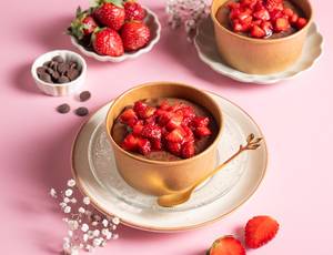 ⁠Molten Chocolate & Strawberry Indulgence Tub