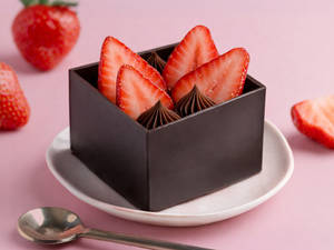 Strawberry & Chocolate Mousse Pastry [1 Piece]