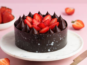 Strawberry Truffle Cake [540g]