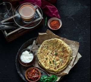 Desi Ghee Gobi Pyaaz Paratha Thali