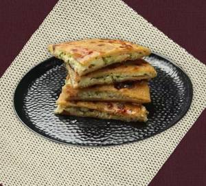 1 Desi Ghee Matar Pyaaj Paratha