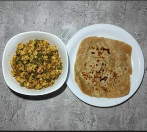 Double egg bhurji, with 4 paratha