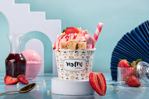 Fresh Strawberry Blast  Sundae - 200ml